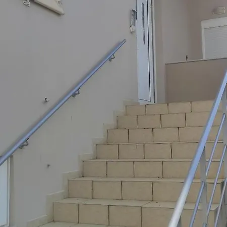 οικογένειακο με θέα 2