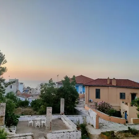 οικογένειακο με θέα 2